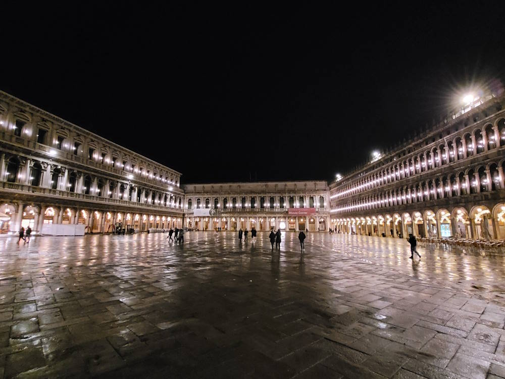 Venedig_Markusplatz_bynight